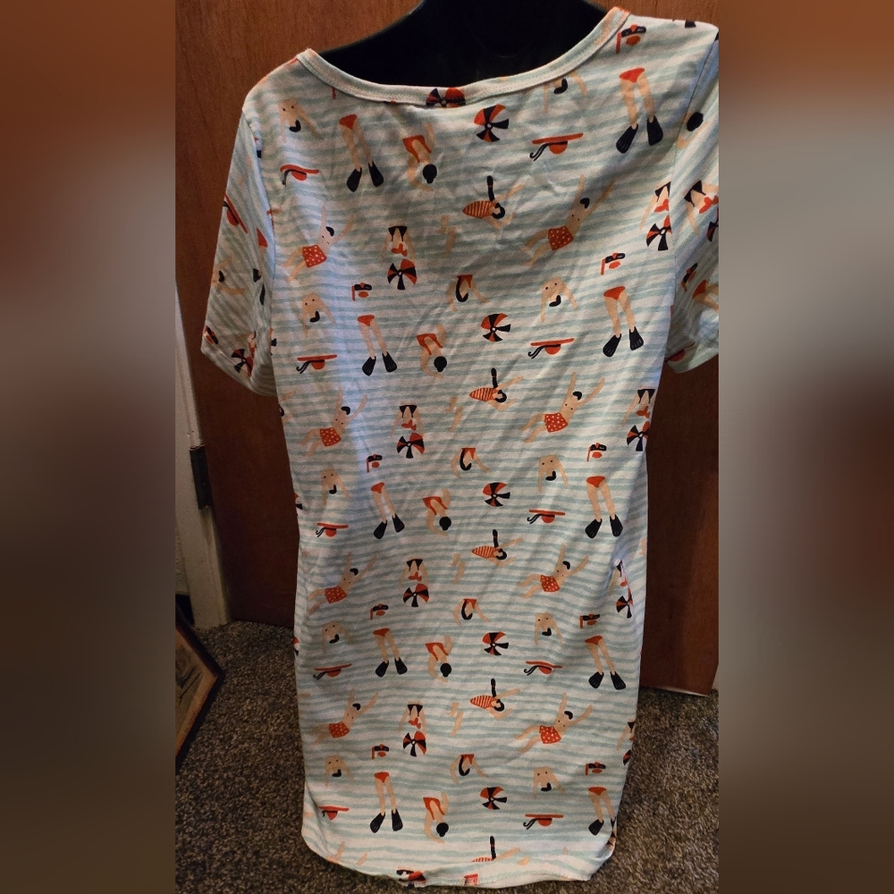 LuLaRoe Adorable Swim Theme Cute T-Shirt SzM NWT - Picture 7 of 8